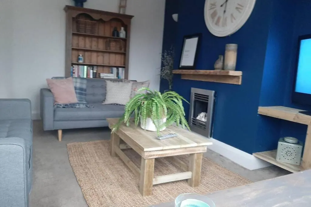 Unique 2 Bedroom Apartment In The Ideal Location location