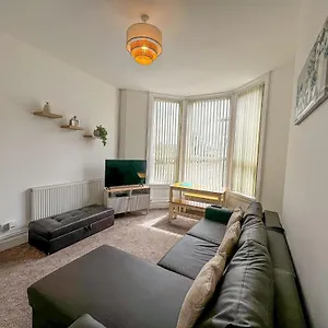 Cherry - Pear Apartment